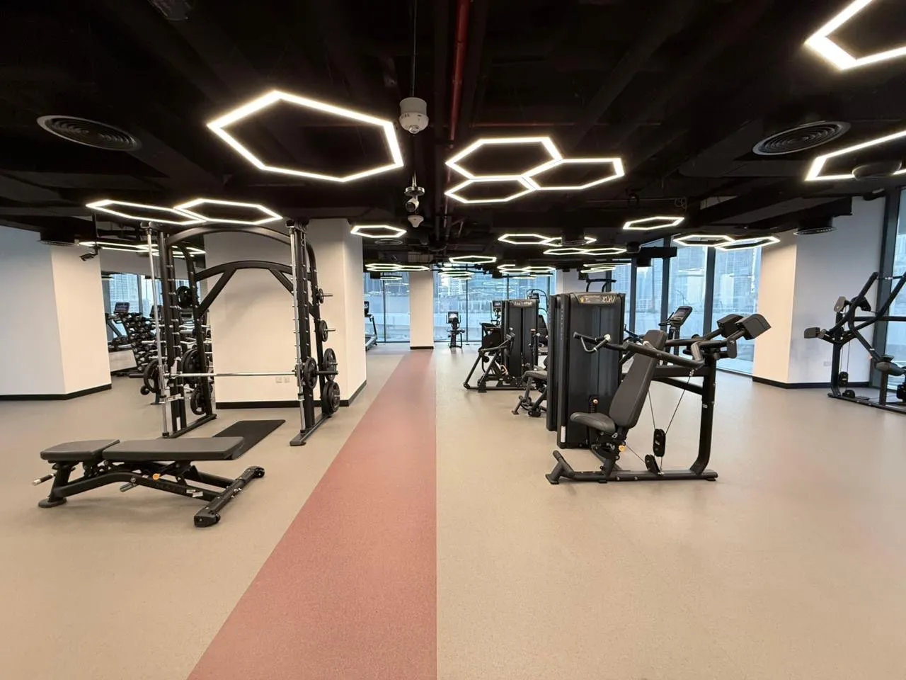 اجاره سالانه واحد نوساز ۲ خوابه مبله در بیزنس بی